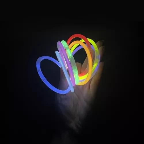 100 glow sticks armband – 8 färger, festfavoriter med kontakter (upp till 12 timmar)