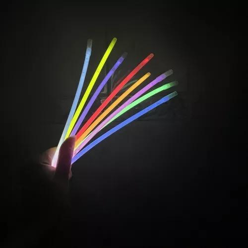 100 glow sticks armband – 8 färger, festfavoriter med kontakter (upp till 12 timmar)