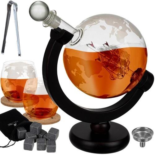 Globe whiskyset med karaff, glas, svalkande stenar och träställ – unik present till whiskyälskare