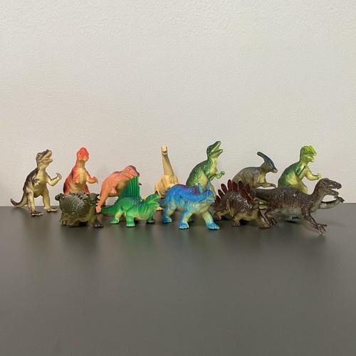 12 färgglada dinosauriefigurer – förhistorisk lekset för barn