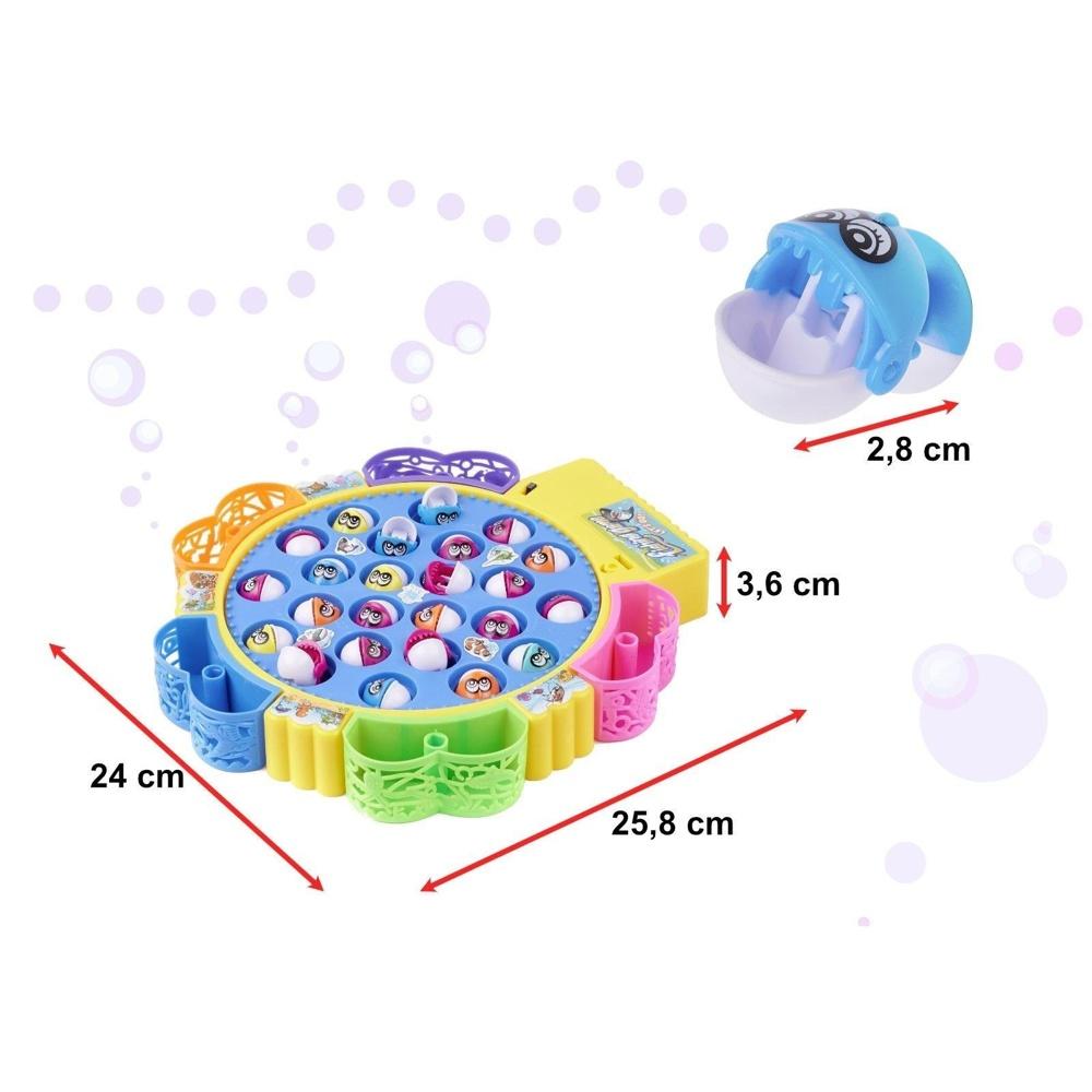 Familjefiskespel med snurrande fisk, fingerfärdighet och kul för alla åldrar