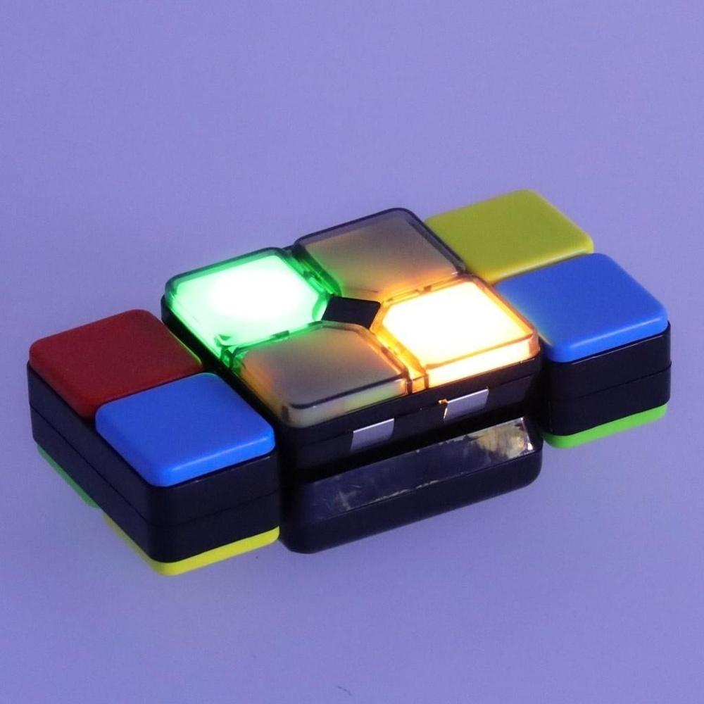 LED Puzzle Cube Arcade Game – 4 spel, batteridrivet roligt för barn