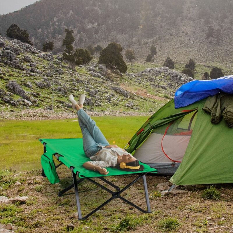 Kraftig campingsäng, hopfällbar med sidoficka, upp till 136 kg kapacitet