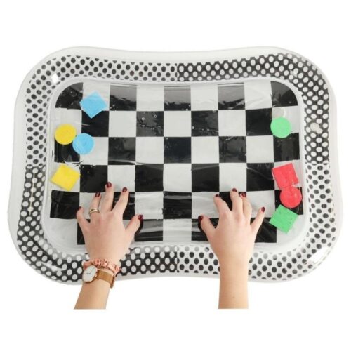 Uppblåsbar svart och vit schackbräde Vattenmatta för Baby Sensory Play 65x50cm