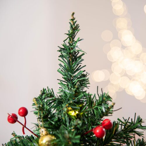 Mini julgran med realistiska plastgrenar och LED-lampor – Batteridriven och stabil bas