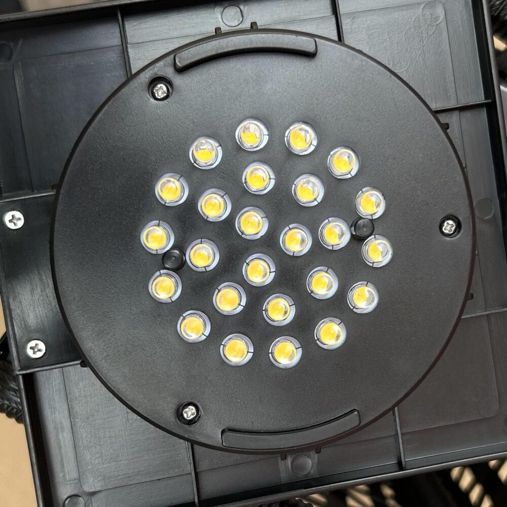 snygg solljus LED-trädgårdslampa med rottingskugga – automatisk skymning till gryningsbelysning och vattentät IP44-skydd
