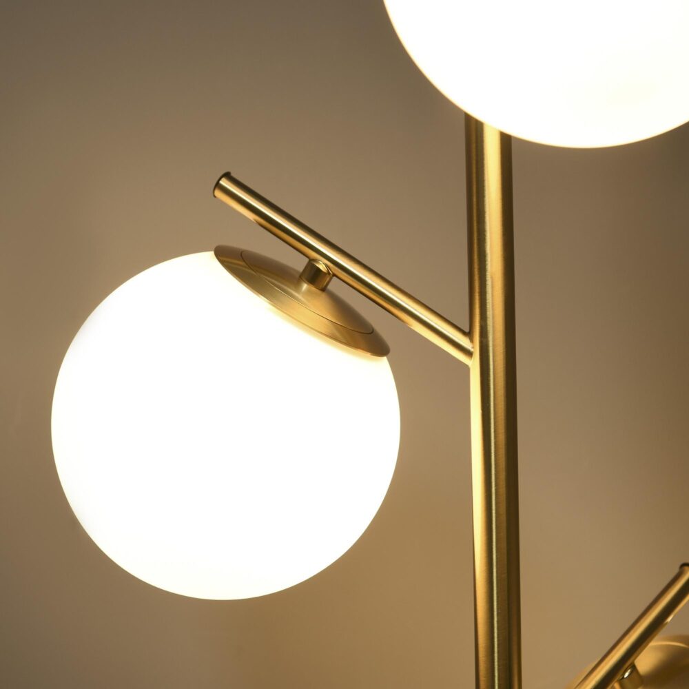 Modern 169 cm golvlampa med 3 glasskärmar – metallram för stabilitet, E27-uttag och enkel fotbrytarkontroll