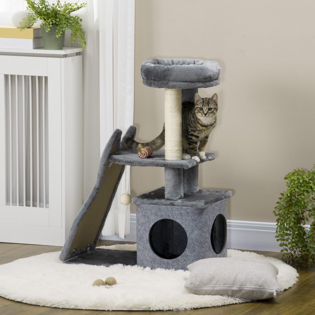 Liten klösstolpe för katt med lekstuga och sisalstockar - Multifunktionellt klösträd för katter under 4 kg, kompakt design med plyschlock, stabil bas och repvänliga funktioner