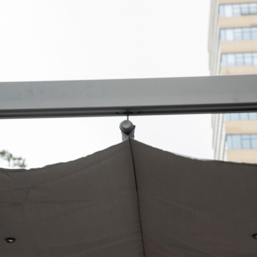 Aluminium Pergola Patio Takterrass med skjutbart tak för justerbar skugga och solskydd – Hållbar väderbeständig design med lättkört skensystem