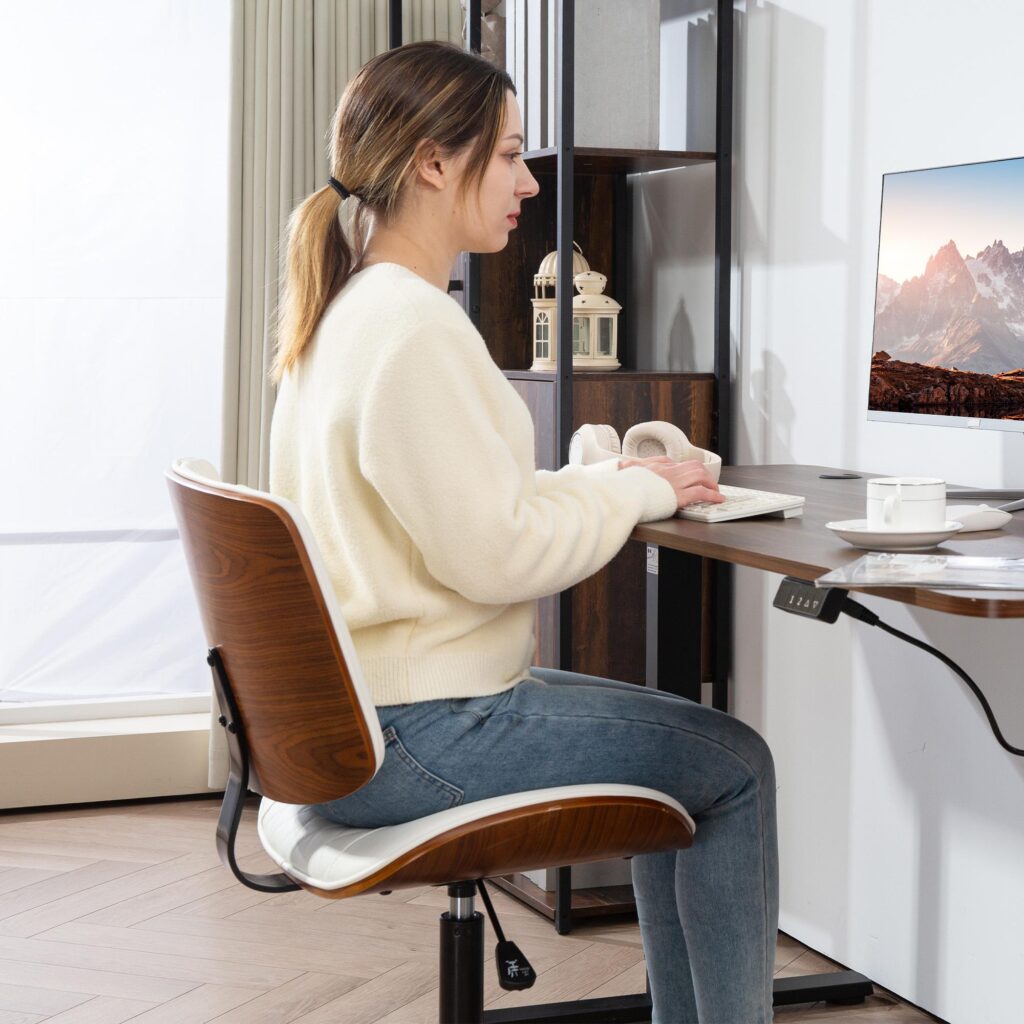 Retro Elegance kontorsstol med höjdjusterbar vippfunktion, svängbar design för smidig rörlighet, konstläder