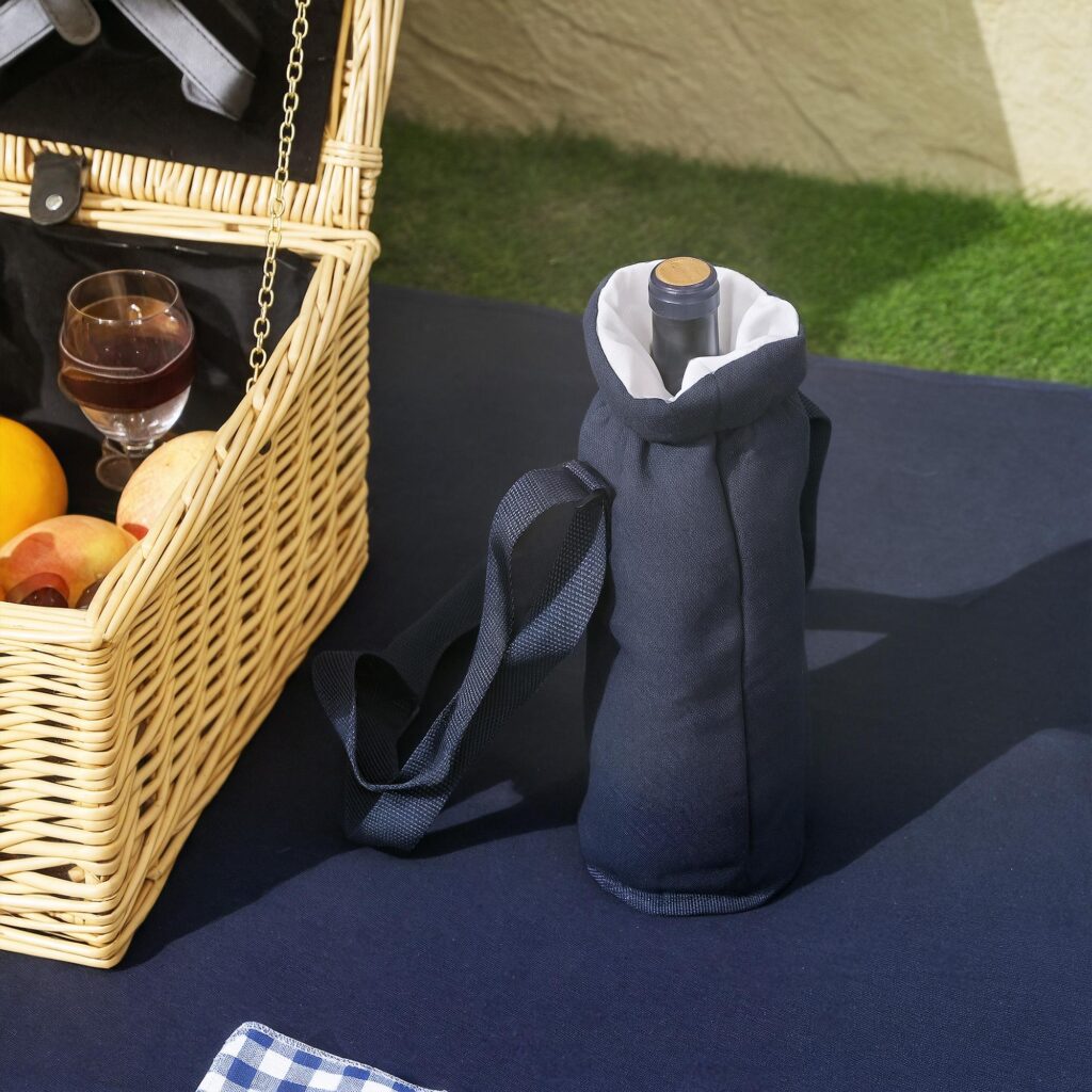 Willow Picnic Basket Resväska för 4 med isolerad kylare och komplett bestickset - Handgjord naturlig rotting