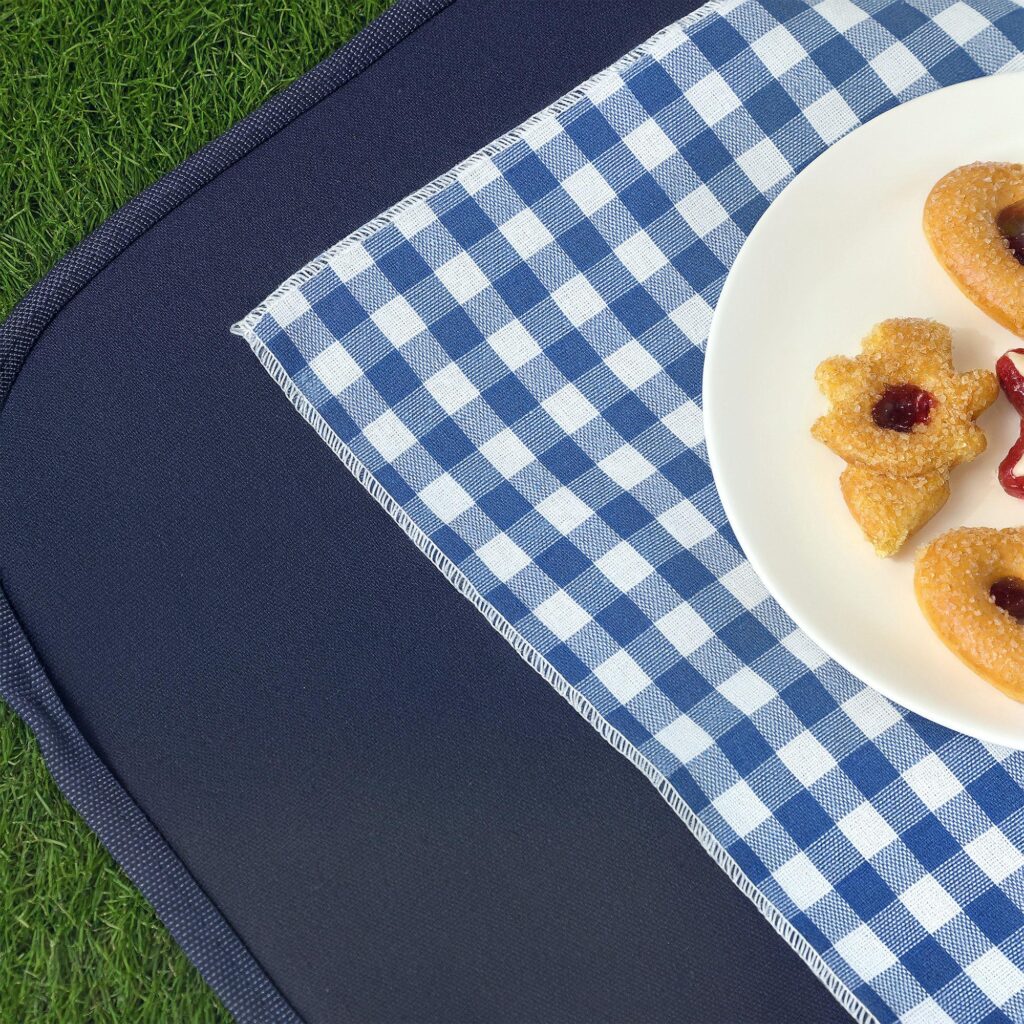 Willow Picnic Basket Resväska för 4 med isolerad kylare och komplett bestickset - Handgjord naturlig rotting