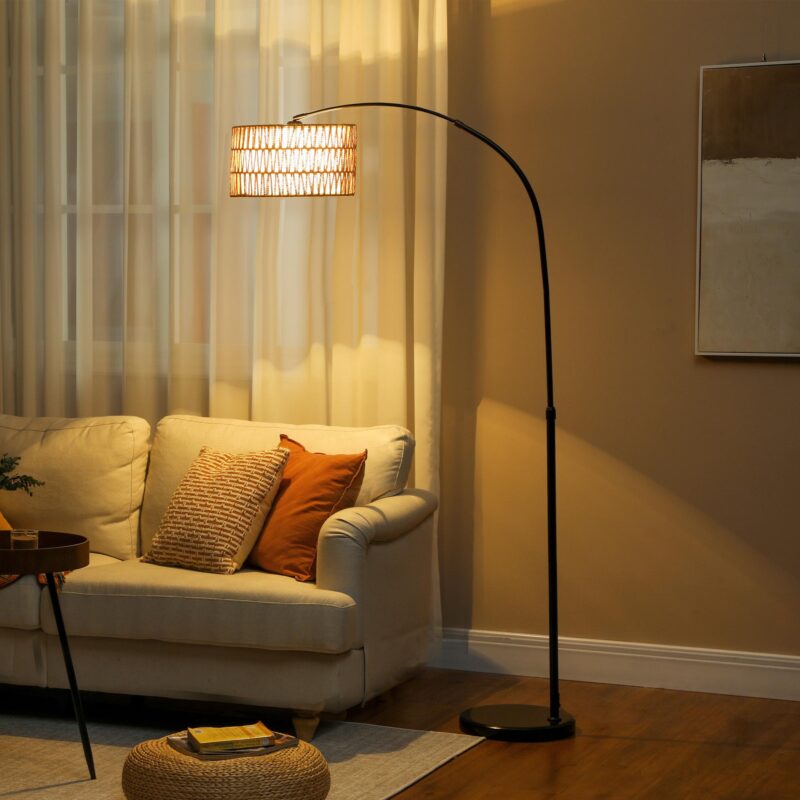 Golvlampa för vardagsrum med justerbar höjd och klassisk design, fotbrytarkontroll och robust marmorbas